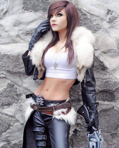 Watch Danielle Beaulieu's leaked NSFW photo on TwXstars