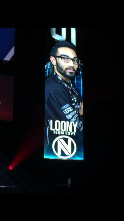 Watch Jev's leaked NSFW photo on TwXstars