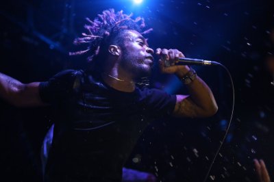 Watch D's leaked NSFW photo on TwXstars