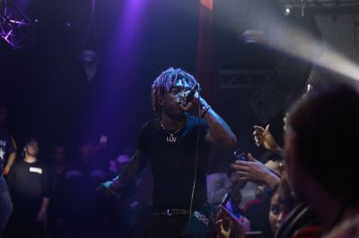 Watch D's leaked NSFW photo on TwXstars