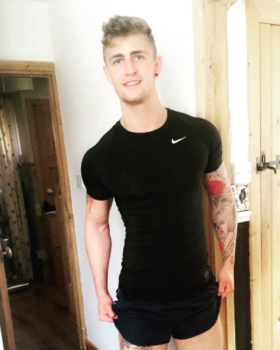 Watch Tattooed knitter's leaked NSFW photo on TwXstars