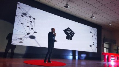 Watch Newbee's leaked NSFW photo on TwXstars