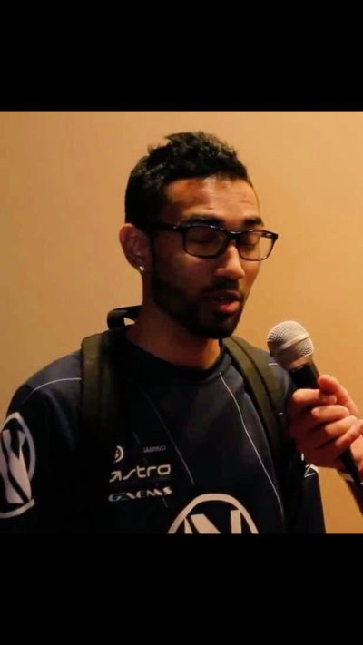 Watch Jev's leaked NSFW photo on TwXstars