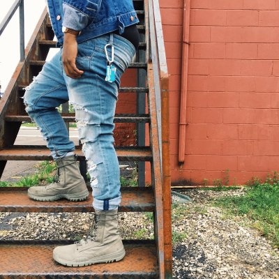 Watch D's leaked NSFW photo on TwXstars