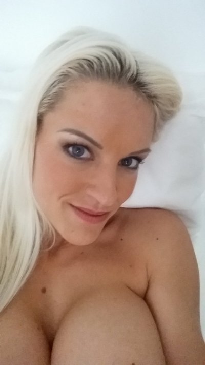 Watch Blanche Bradburry 🔞 official's leaked NSFW photo on TwXstars