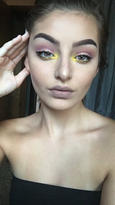 Watch Shelby's leaked NSFW photo on TwXstars