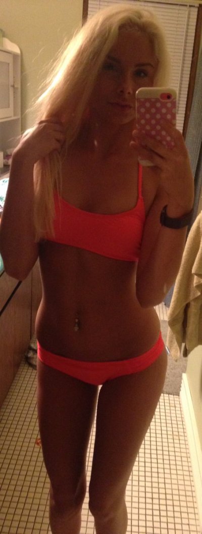 Watch Ava's leaked NSFW photo on TwXstars