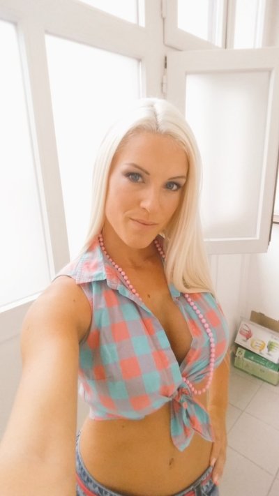 Watch Blanche Bradburry 🔞 official's leaked NSFW photo on TwXstars