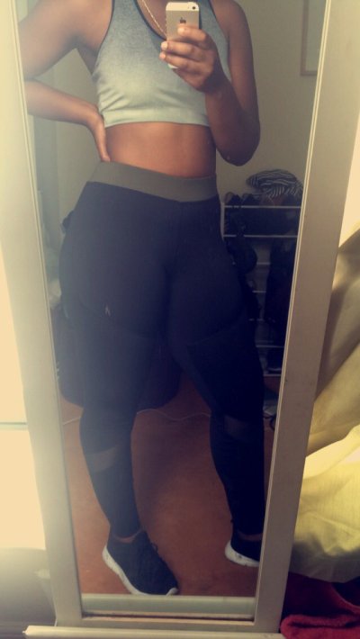 Watch Oyinlola 👑's leaked NSFW photo on TwXstars