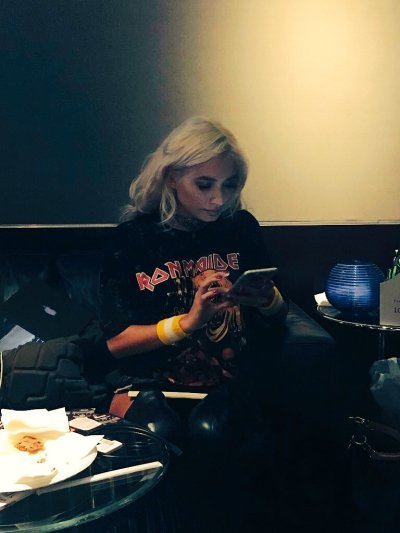 Watch ♕ Pia Mia's leaked NSFW photo on TwXstars