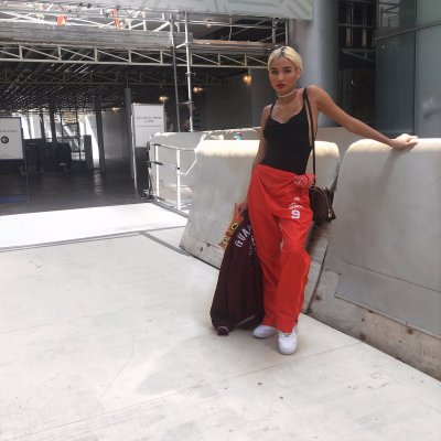 Watch ♕ Pia Mia's leaked NSFW photo on TwXstars