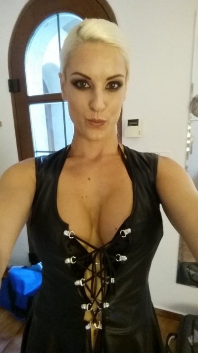 Watch Blanche Bradburry 🔞 official's leaked NSFW photo on TwXstars