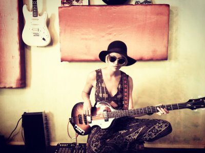 Watch Brit Sheridan's leaked NSFW photo on TwXstars