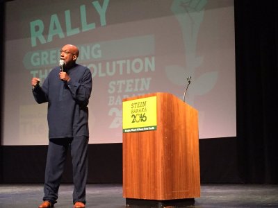 Watch Ajamu Baraka's leaked NSFW photo on TwXstars