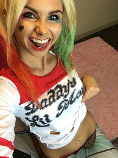 Watch Ava's leaked NSFW photo on TwXstars