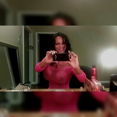 Watch XxXRhondaLee's leaked NSFW photo on TwXstars