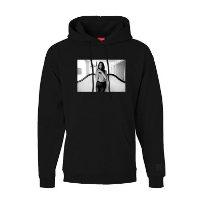 Watch Riley Reid's leaked NSFW photo on TwXstars