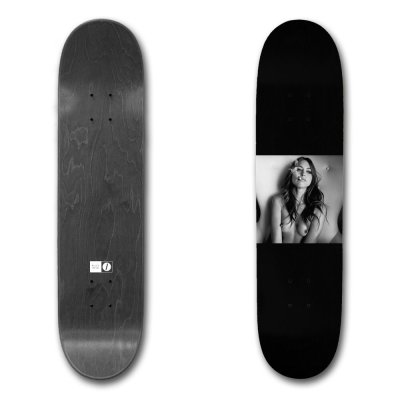 Watch Riley Reid's leaked NSFW photo on TwXstars