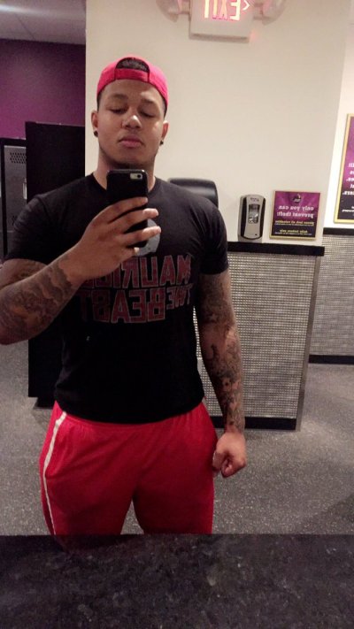 Watch Suge Knight's leaked NSFW photo on TwXstars