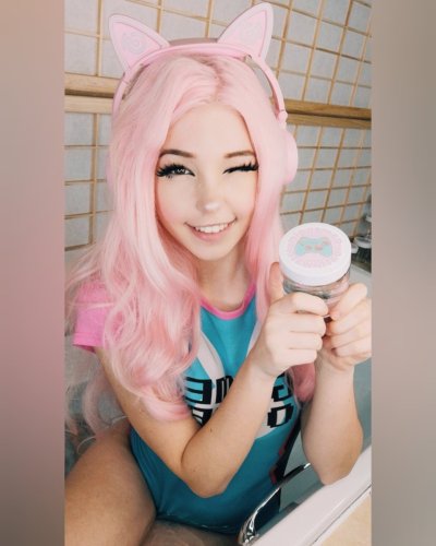 Watch Belle Delphine's leaked NSFW photo on TwXstars