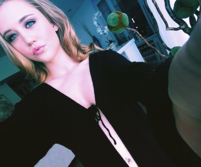 Watch Ali Novak's leaked NSFW photo on TwXstars