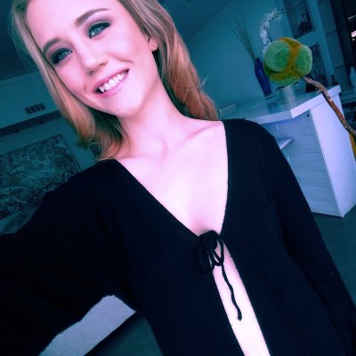 Watch Ali Novak's leaked NSFW photo on TwXstars