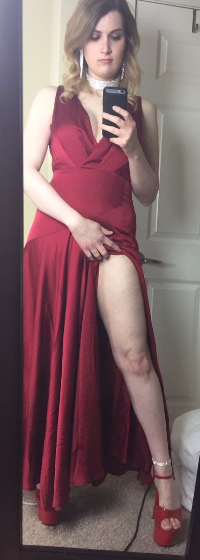 Watch Nikki Winters's leaked NSFW photo on TwXstars