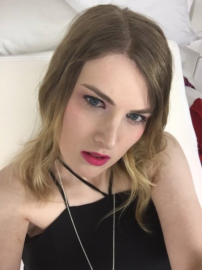 Watch Nikki Winters's leaked NSFW photo on TwXstars