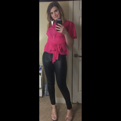 Watch Nikki Winters's leaked NSFW photo on TwXstars