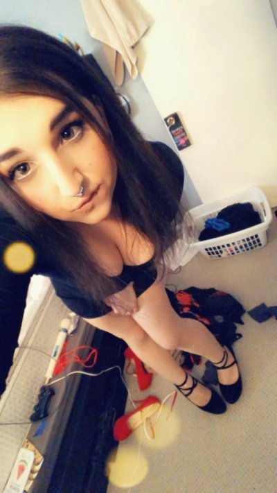 Watch EmilyRoseIV's leaked NSFW photo on TwXstars