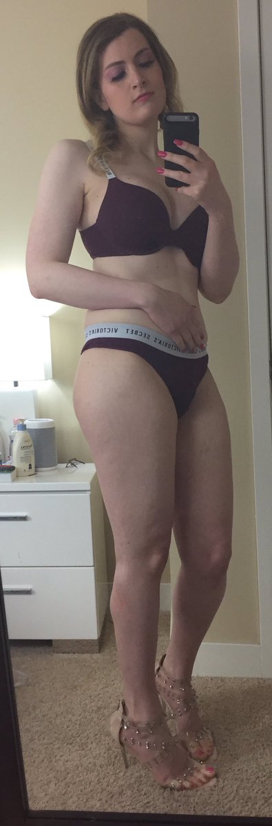 Watch Nikki Winters's leaked NSFW photo on TwXstars