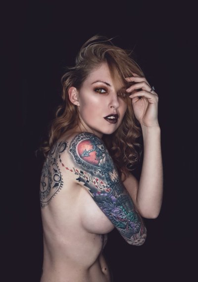 Watch Anna Quinn's leaked NSFW photo on TwXstars