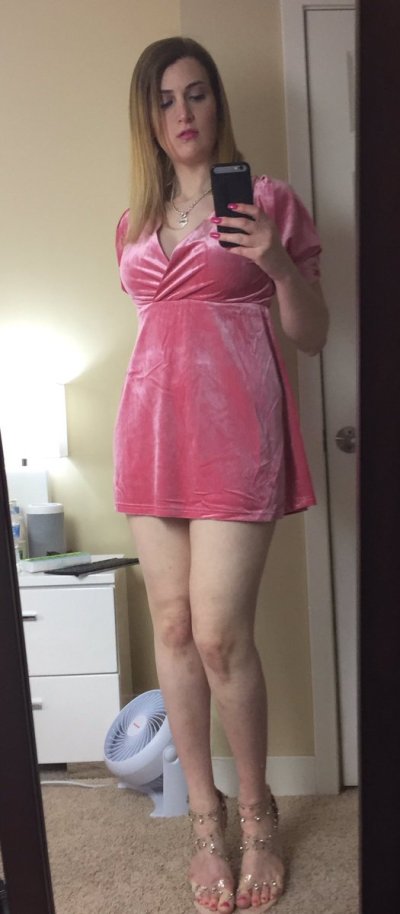 Watch Nikki Winters's leaked NSFW photo on TwXstars