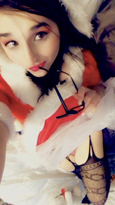 Watch EmilyRoseIV's leaked NSFW photo on TwXstars