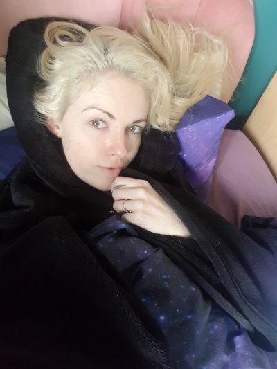 Watch Anna Quinn's leaked NSFW photo on TwXstars