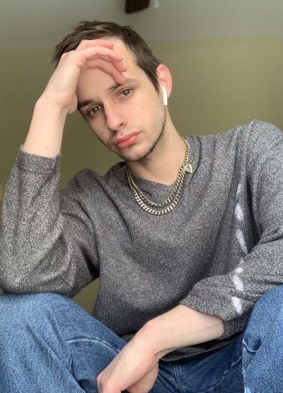 Watch 𝐌𝐚𝐭𝐭 𝐁𝐫𝐚𝐝𝐥𝐞𝐞's leaked NSFW photo on TwXstars