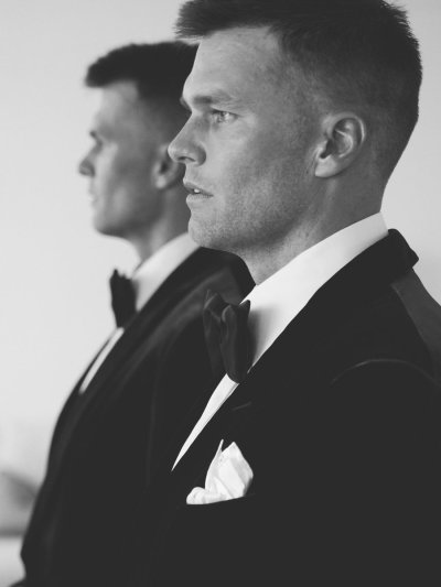 Watch Tom Brady's leaked NSFW photo on TwXstars