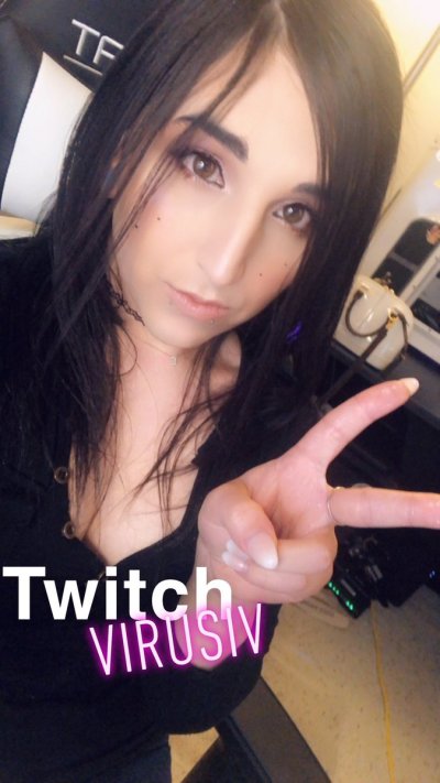 Watch EmilyRoseIV's leaked NSFW photo on TwXstars