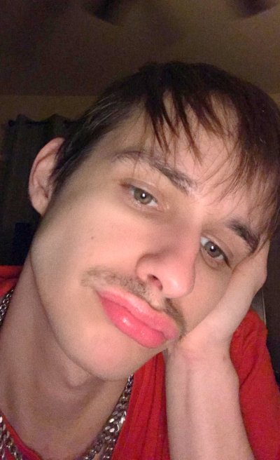 Watch 𝐌𝐚𝐭𝐭 𝐁𝐫𝐚𝐝𝐥𝐞𝐞's leaked NSFW photo on TwXstars