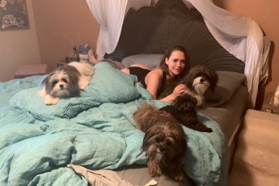 Watch Mia Malkova's leaked NSFW photo on TwXstars