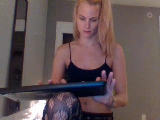 Watch 𝔾𝕀𝔸 ℍ𝕀𝕃𝕃 💜✨'s leaked NSFW photo on TwXstars