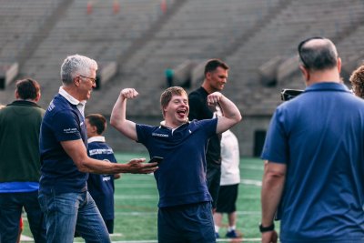 Watch Tom Brady's leaked NSFW photo on TwXstars