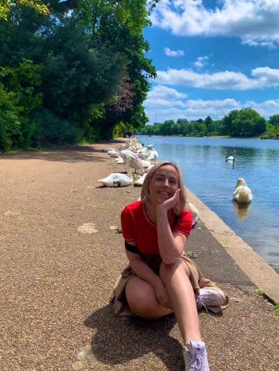 Watch Kirsty's leaked NSFW photo on TwXstars