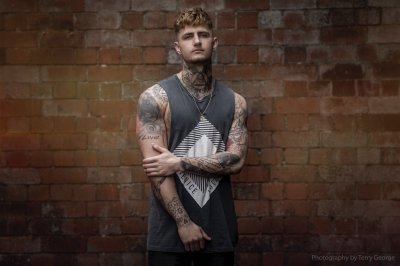 Watch Tattooed knitter's leaked NSFW photo on TwXstars