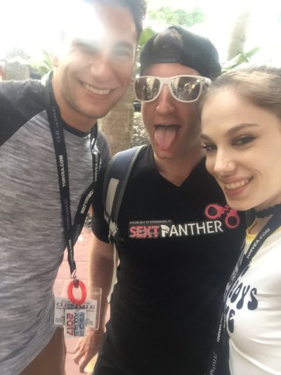 Watch Dave Dixon's leaked NSFW photo on TwXstars