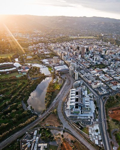 Watch South Australia's leaked NSFW photo on TwXstars