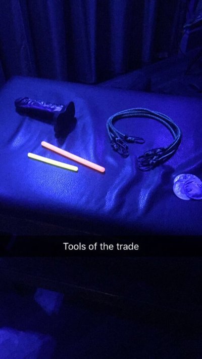 Watch Dave Dixon's leaked NSFW photo on TwXstars