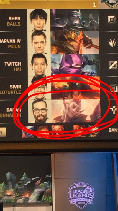 Watch Emily 🦇's leaked NSFW photo on TwXstars