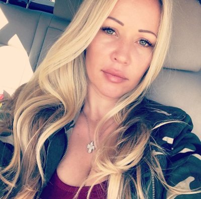 Watch Austin Taylor's leaked NSFW photo on TwXstars