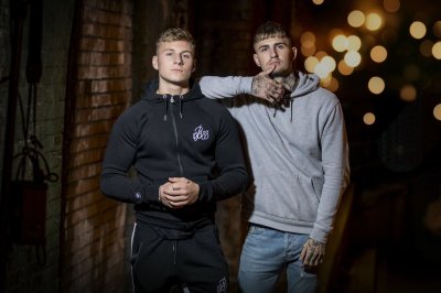 Watch Tattooed knitter's leaked NSFW photo on TwXstars